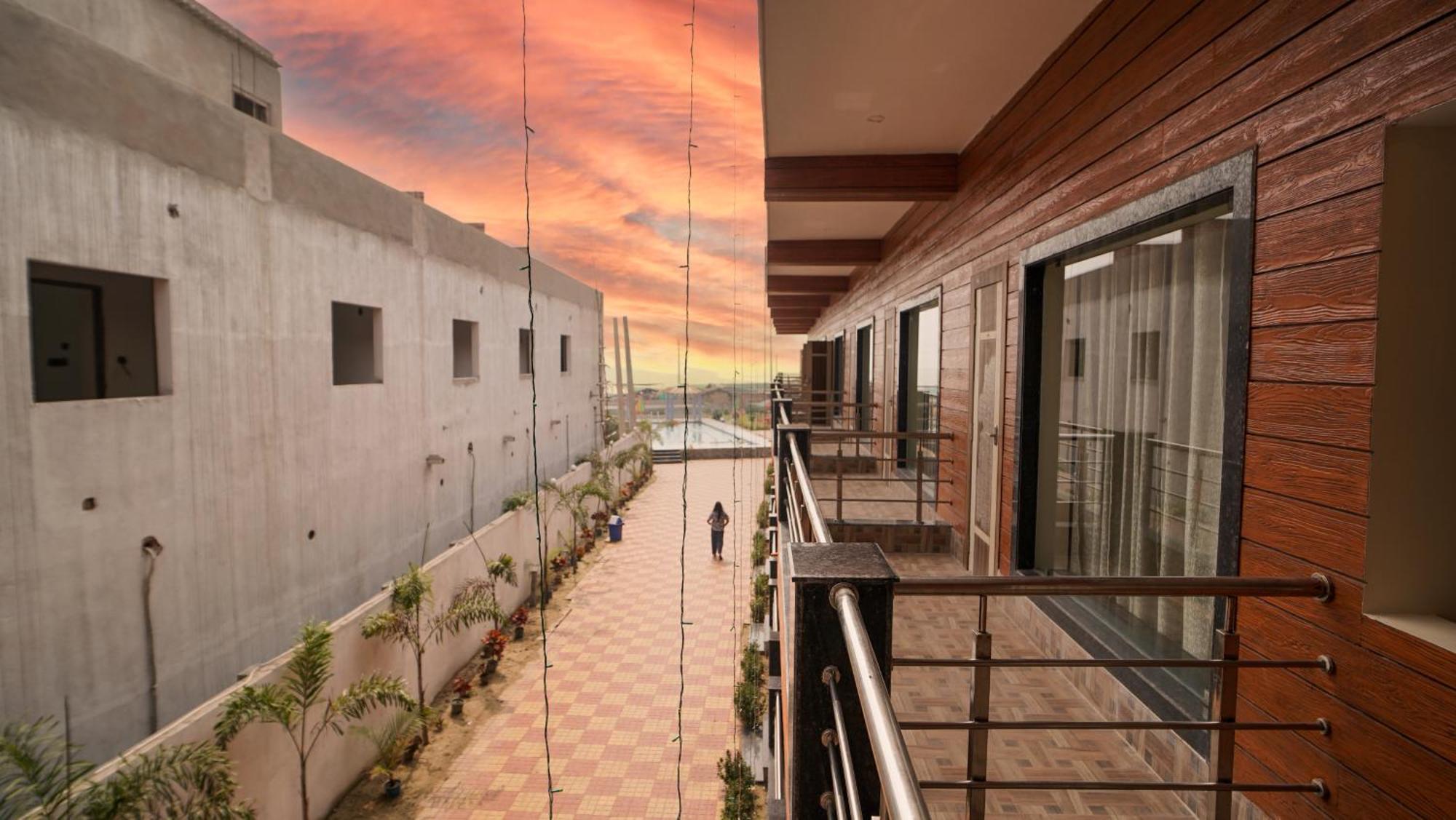 Sea Queen Beach Resort On Beach !! Couple Friendly Family Resort !! Mandarmani Exterior foto